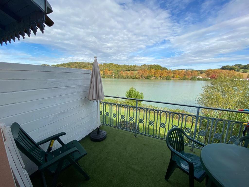 Appartement Au Calme Face Au Lac Marciac Exterior photo